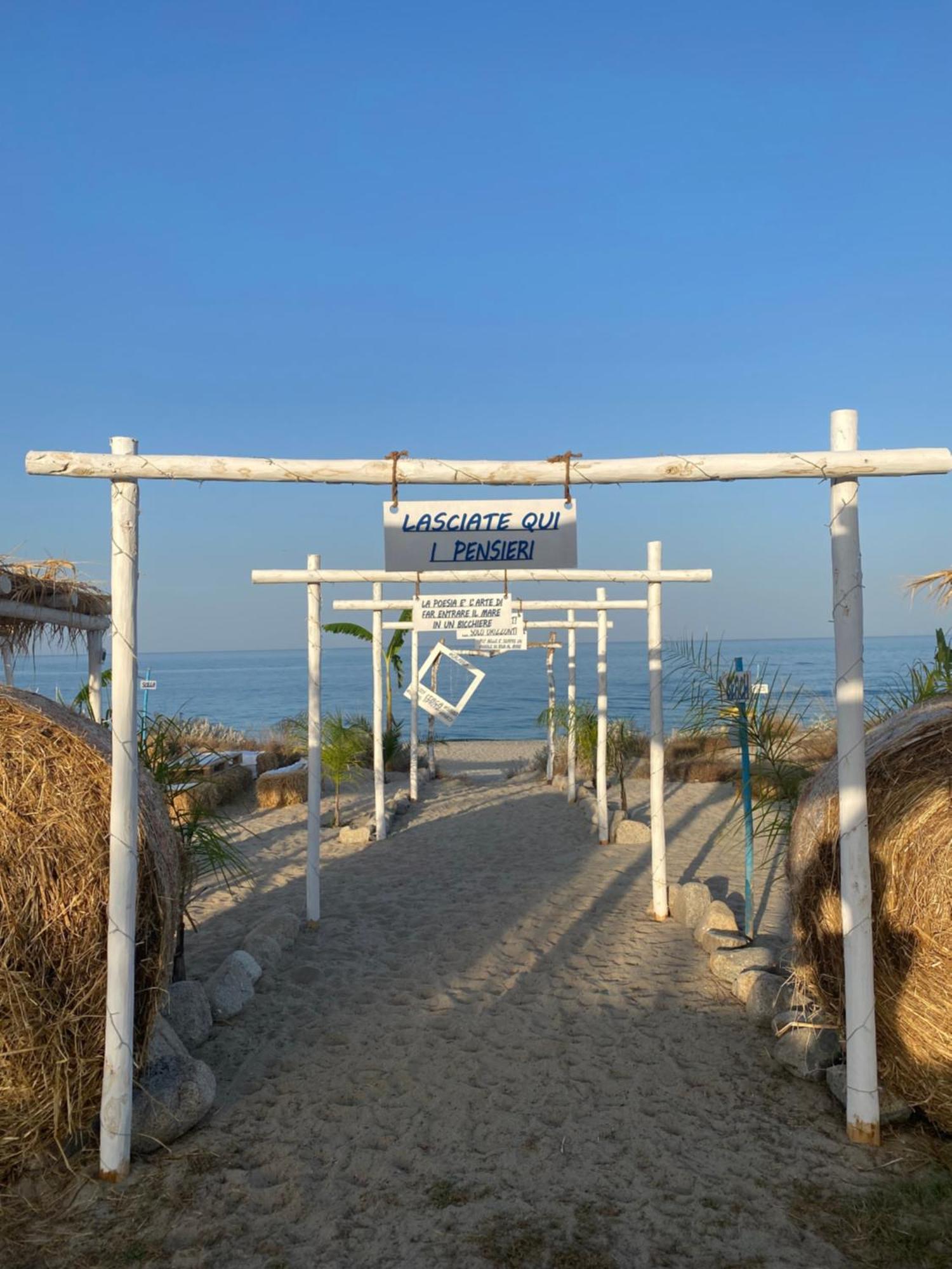 Villaggio Camping Poseidon - Bungalows & Rooms With Sea View In Nature Santa Caterina Dello Ionio Marina Exterior foto